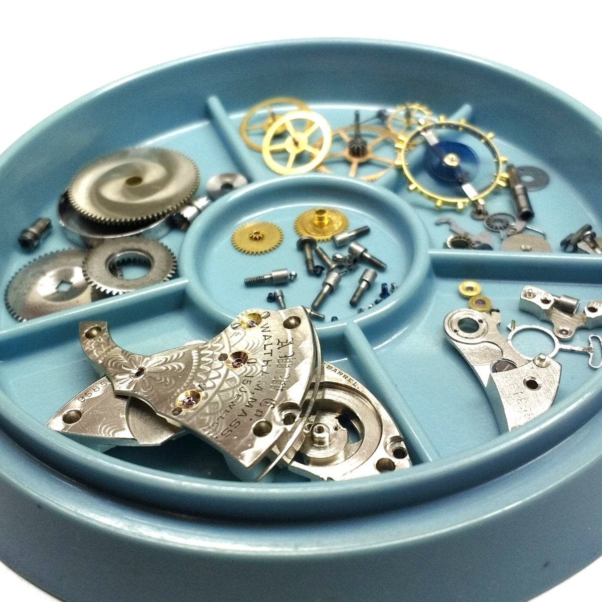 Watch Dust Cover, 6 Slots Watch Movement Accessory Dust Cover Plastic Tray Repair Tool, Watch Repair Tool for Watchmaker Watch Repairer