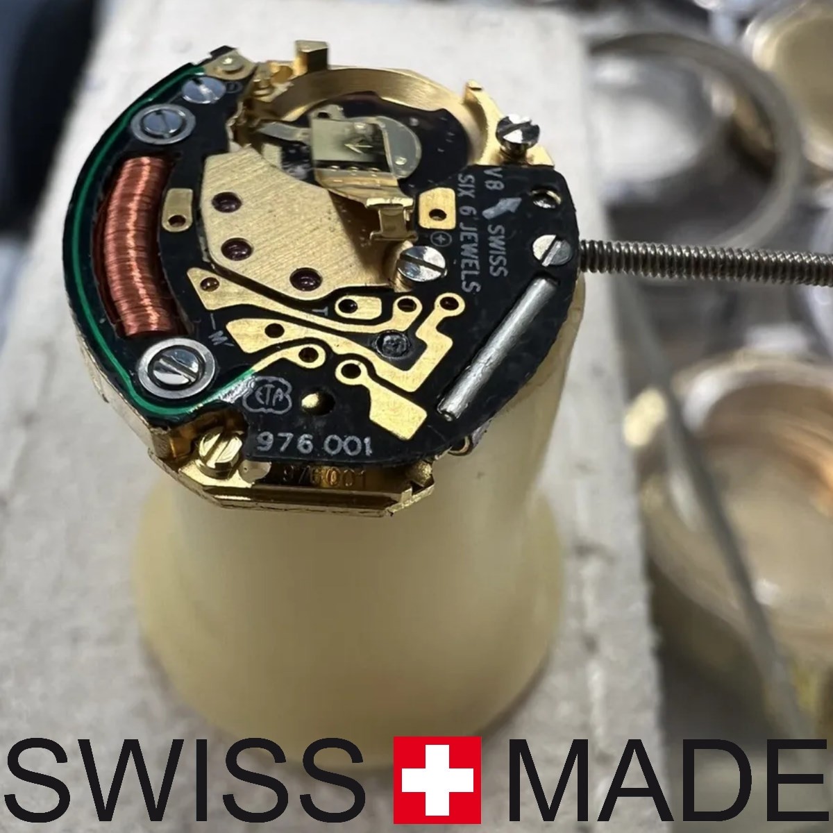 High quality quartz watch movement ETA 976.001 Replace the quartz movement yourself
