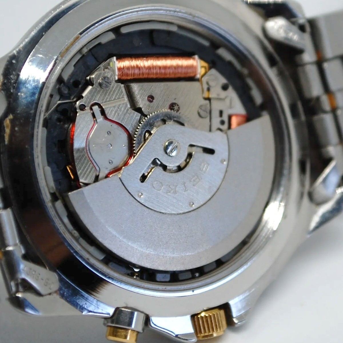 Kinetic watch sale movement